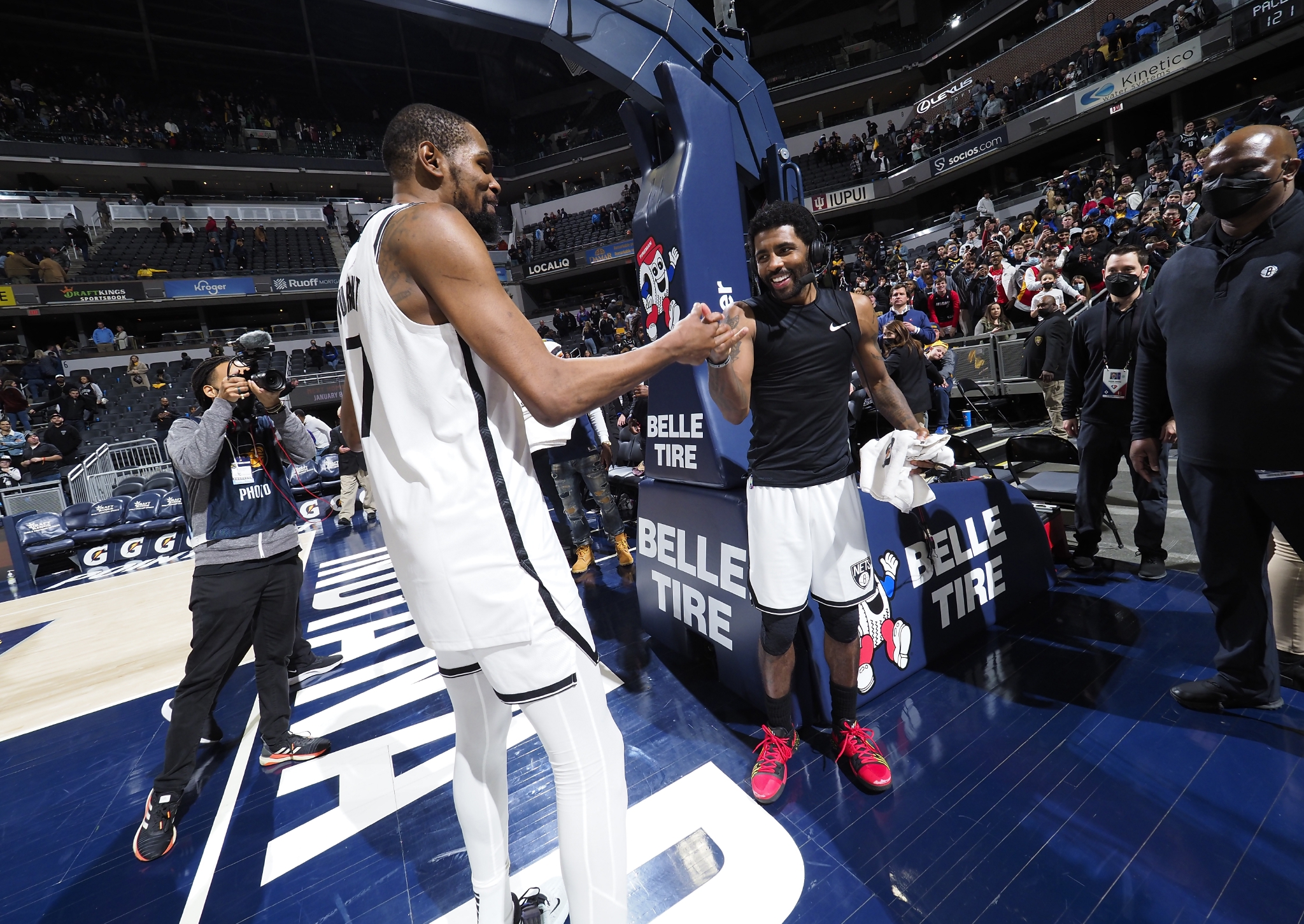 星空体育app下载包含Doinb在澳大利亚队比赛中回归赛场,回归赛场引发热议!的词条