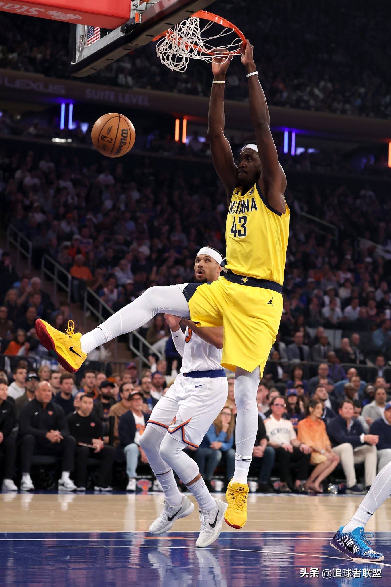 星空体育官方网站包含西亚卡姆迎来二十赛季高光表现,巴塞罗那球迷沸腾!的词条