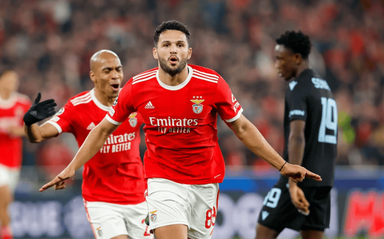 星空体育官网里程碑夜!本菲卡官宣签约,德国杯清晨刷纪录,管理层满意,年轻球员得到机会的简单介绍