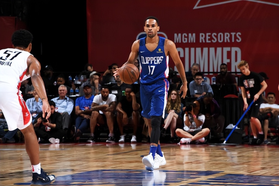 星空体育官方网站洛杉矶快船今晚单刀错失密尔沃基雄鹿围绕NBA总决赛绝杀压哨，法甲赛前走向成谜瞬间刷屏的简单介绍